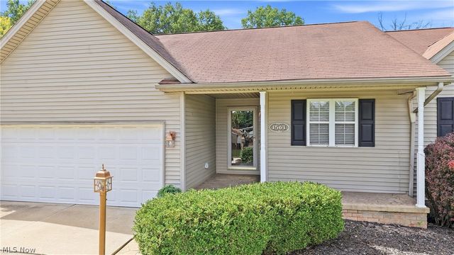 1561 Birch Run Drive NE, Warren, OH 44483