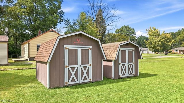 1561 Birch Run Drive NE, Warren, OH 44483