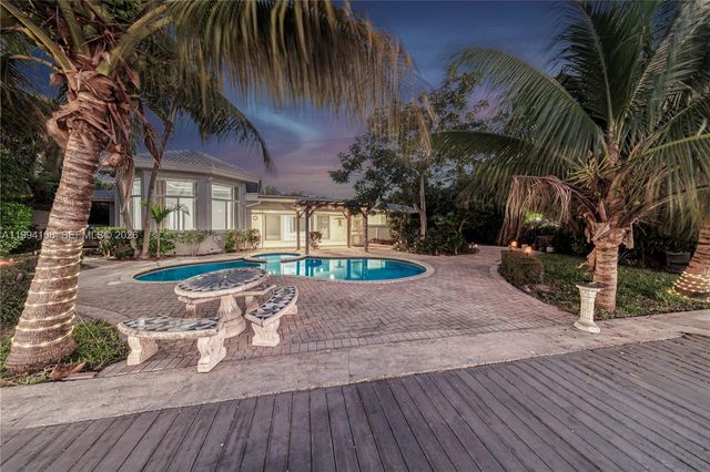 2801 Coral Shores Dr, Fort Lauderdale, FL 33306