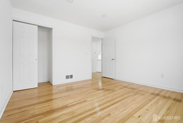 19 4th Street, Sayreville, NJ 08872