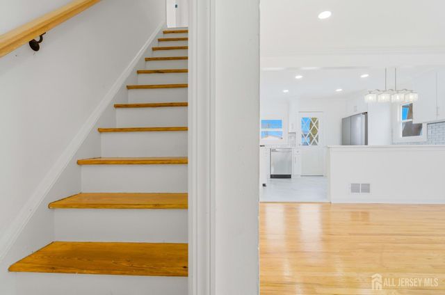 19 4th Street, Sayreville, NJ 08872