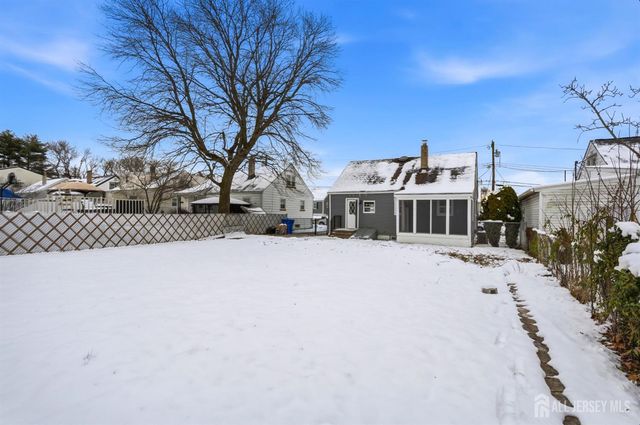 19 4th Street, Sayreville, NJ 08872