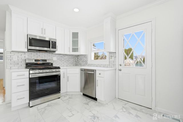 19 4th Street, Sayreville, NJ 08872