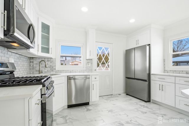 19 4th Street, Sayreville, NJ 08872