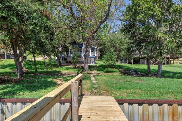 354 Edgewater Way, Point Blank, TX 77364