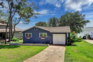 354 Edgewater Way, Point Blank, TX 77364