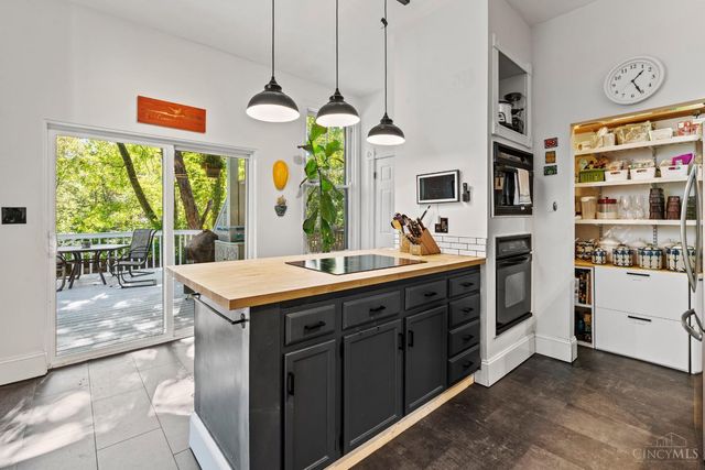 1933 Fairfax Avenue, Cincinnati, OH 45207