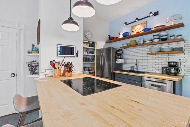 1933 Fairfax Avenue, Cincinnati, OH 45207