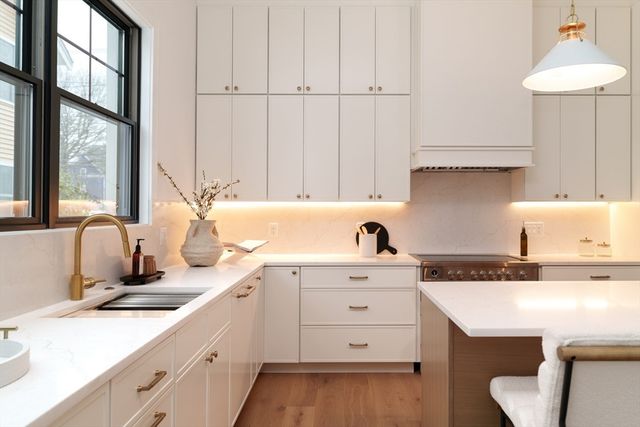 712 Watertown Street, Newton, MA 02460