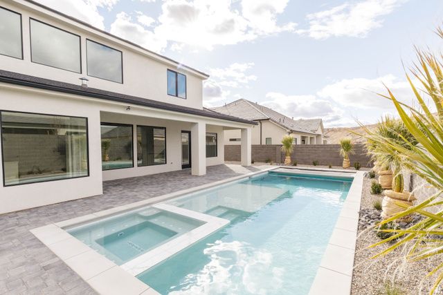 5290 W 2040 S, Hurricane, UT 84737