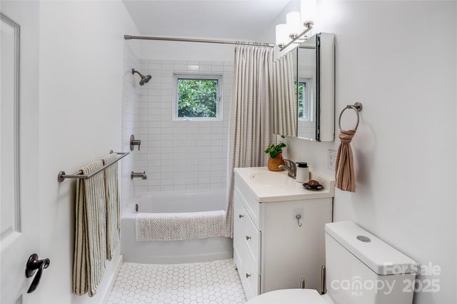 55 Woodland Drive, Waynesville, NC 28786