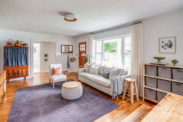 55 Woodland Drive, Waynesville, NC 28786