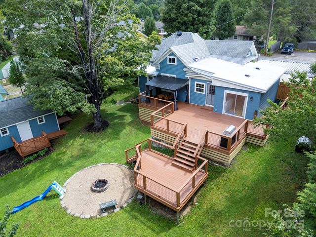 55 Woodland Drive, Waynesville, NC 28786