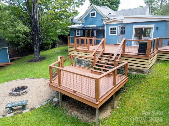 55 Woodland Drive, Waynesville, NC 28786