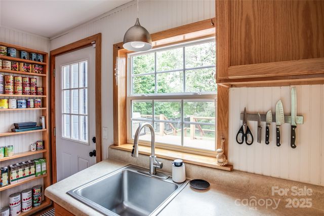 55 Woodland Drive, Waynesville, NC 28786