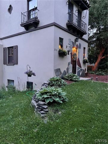 316 Barrington Road, Syracuse, NY 13214