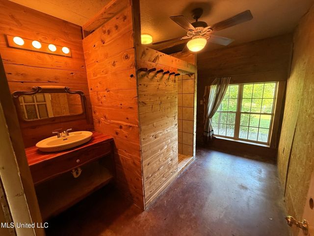1156 Boone Road, Mccomb, MS 39648