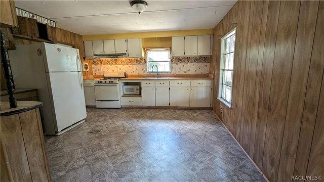 11291 SE 202nd Lane, Inglis, FL 34449