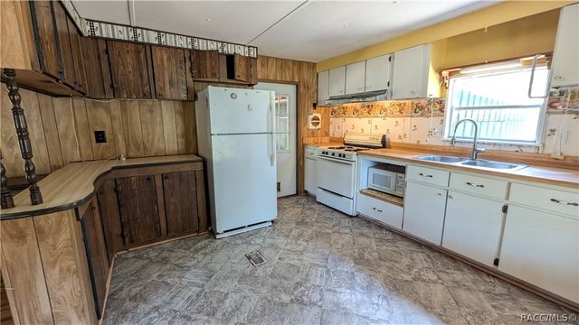 11291 SE 202nd Lane, Inglis, FL 34449