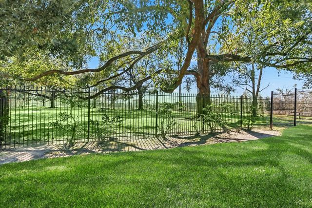 6810 Casablanca Drive, Houston, TX 77088