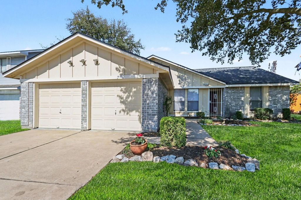 6810 Casablanca Drive, Houston, TX 77088