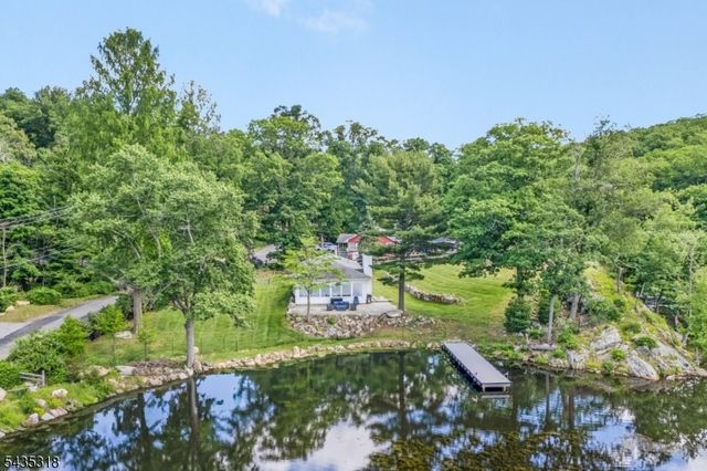 257 Hudson Ave, Hopatcong Boro, NJ 07843
