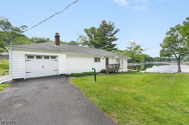 257 Hudson Ave, Hopatcong Boro, NJ 07843