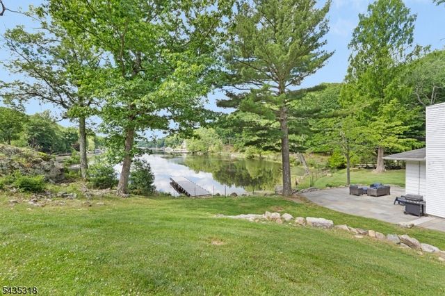 257 Hudson Ave, Hopatcong Boro, NJ 07843