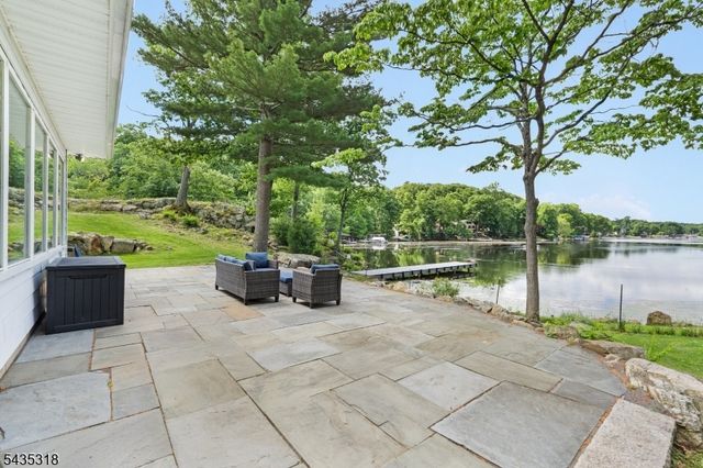 257 Hudson Ave, Hopatcong Boro, NJ 07843