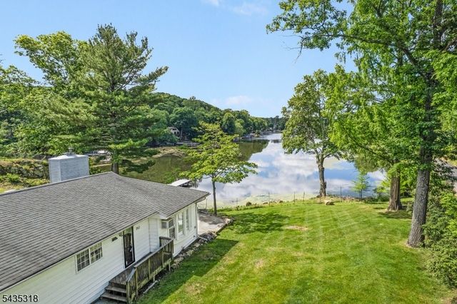 257 Hudson Ave, Hopatcong Boro, NJ 07843