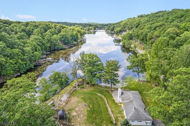 257 Hudson Ave, Hopatcong Boro, NJ 07843