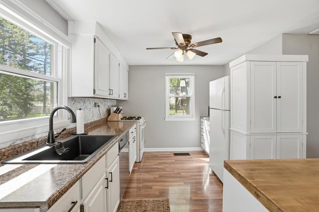 8236 Ellsworth Place, Merrillville, IN 46410