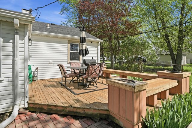 8236 Ellsworth Place, Merrillville, IN 46410