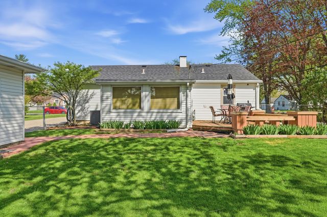 8236 Ellsworth Place, Merrillville, IN 46410