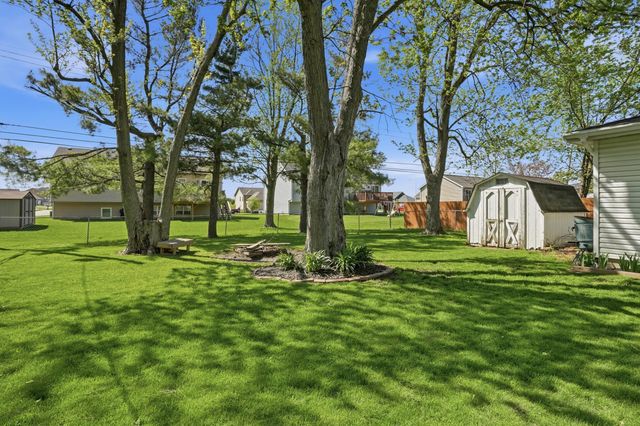 8236 Ellsworth Place, Merrillville, IN 46410