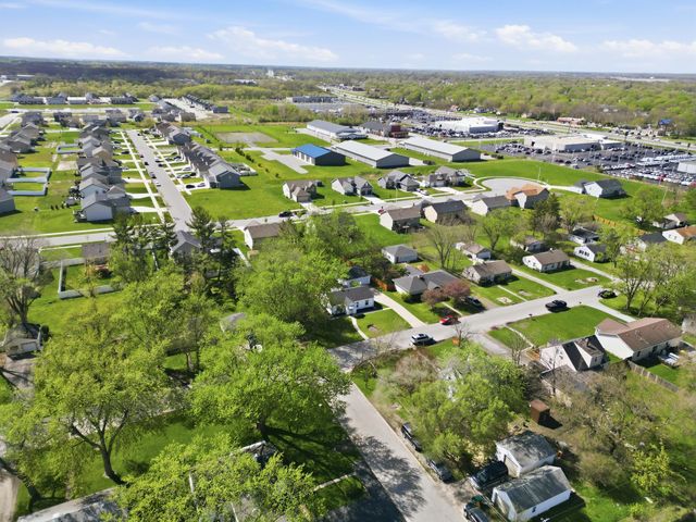 8236 Ellsworth Place, Merrillville, IN 46410