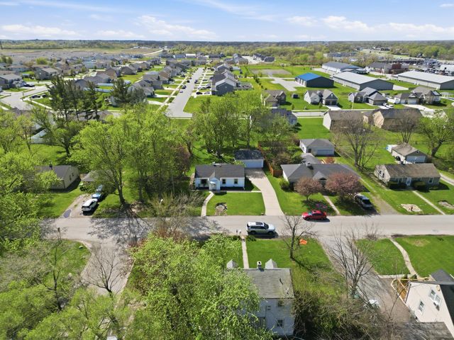 8236 Ellsworth Place, Merrillville, IN 46410