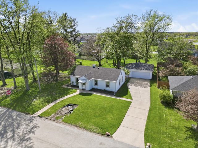 8236 Ellsworth Place, Merrillville, IN 46410