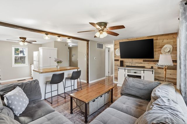 8236 Ellsworth Place, Merrillville, IN 46410