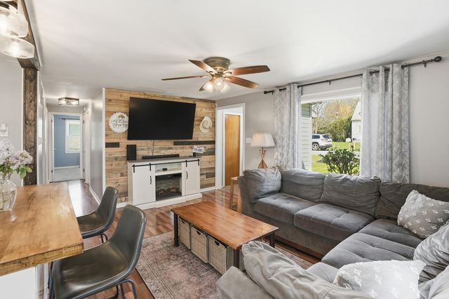 8236 Ellsworth Place, Merrillville, IN 46410