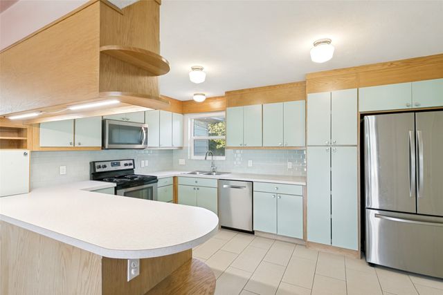 5205 Trail Lake Drive, Fort Worth, TX 76133
