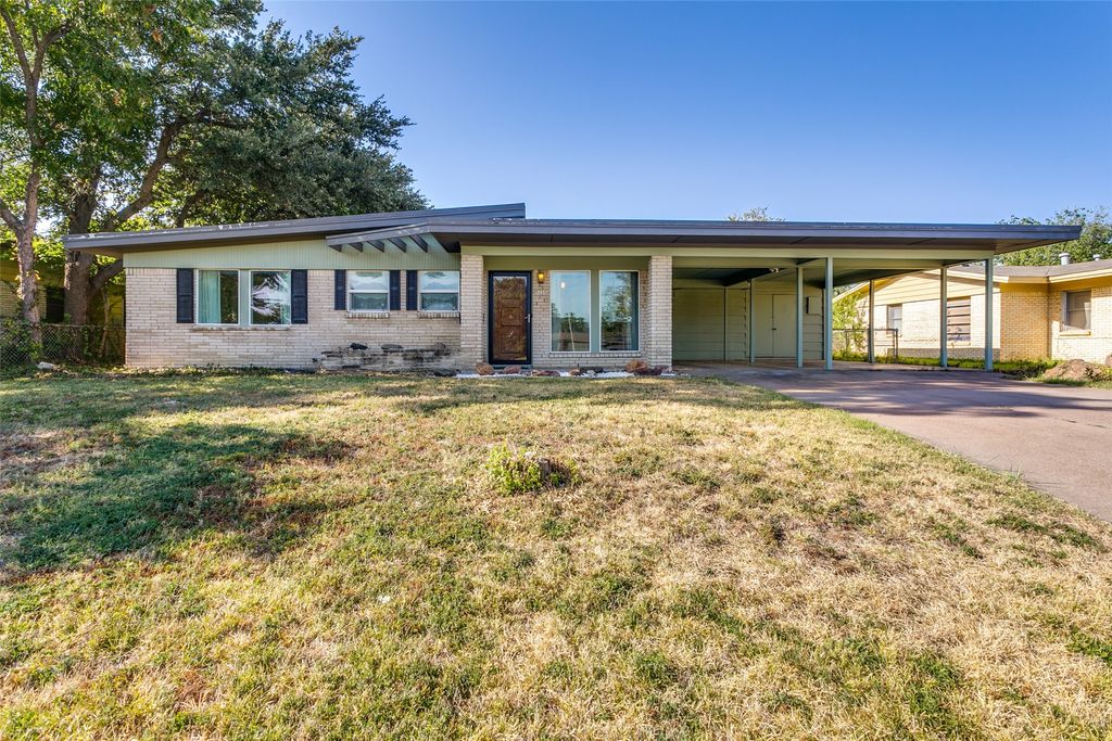 5205 Trail Lake Drive, Fort Worth, TX 76133