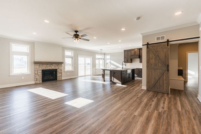 734 Independence Avenue, Sycamore, IL 60178