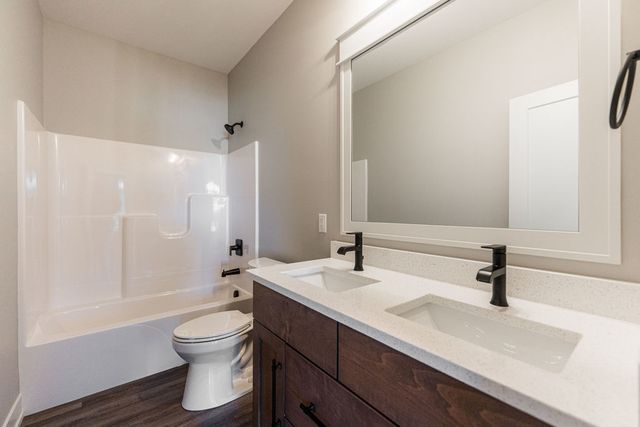 734 Independence Avenue, Sycamore, IL 60178