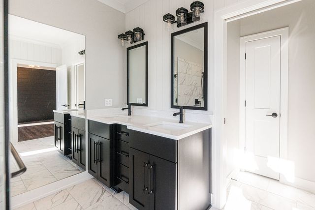 734 Independence Avenue, Sycamore, IL 60178