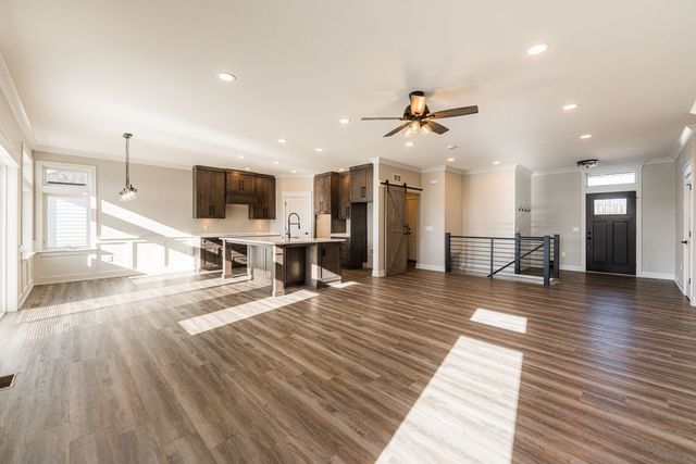 734 Independence Avenue, Sycamore, IL 60178