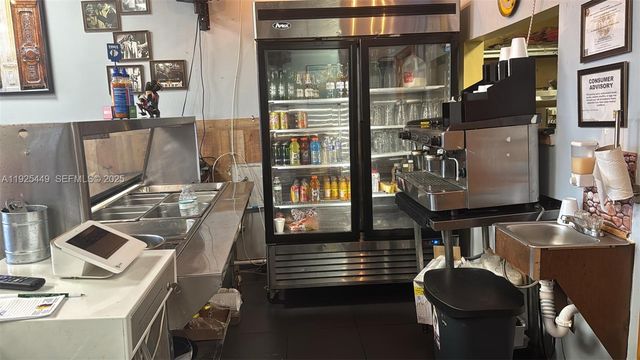 22069 S Dixie Highway, Miami, FL 33170