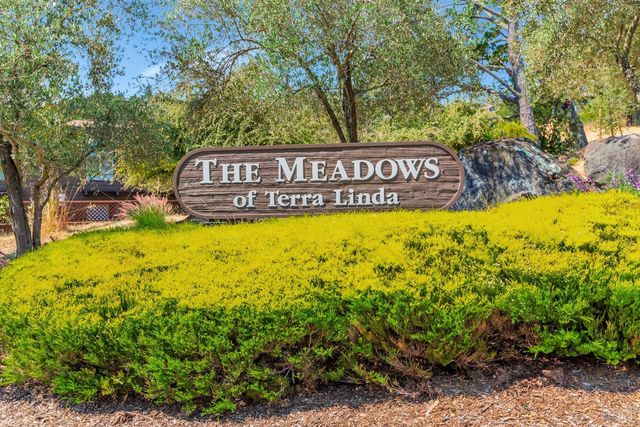 94 Forest Ln, San Rafael, CA 94903