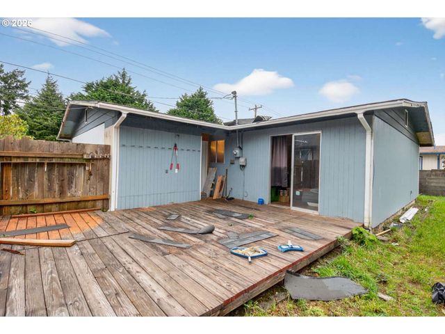 550 N WASSON St, Coos Bay, OR 97420