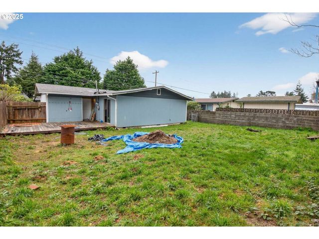 550 N WASSON St, Coos Bay, OR 97420